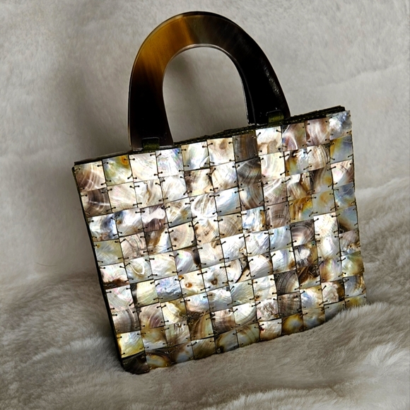 SHIRA LEAH Abalone Shell Clutch Handbag - Picture 6 of 8